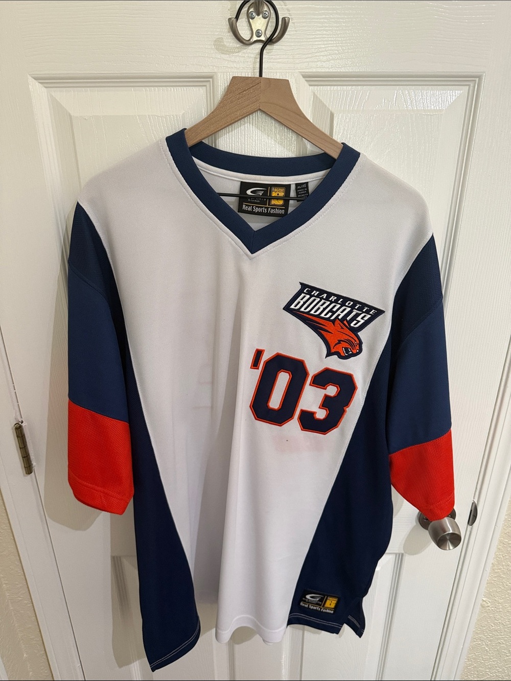 G-III SPORTS - Charlotte Bobcat Practice Basketball Jersey